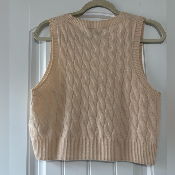 J Crew 100% Cashmere Cable Knit Vest. NWOT - Picture 2 of 4
